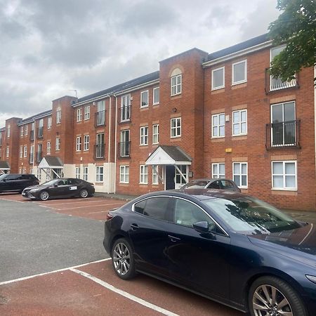 Lovely 2 Dbl Bed Apartment Near Heaton Park And North Manchester Hospital With Parking Экстерьер фото