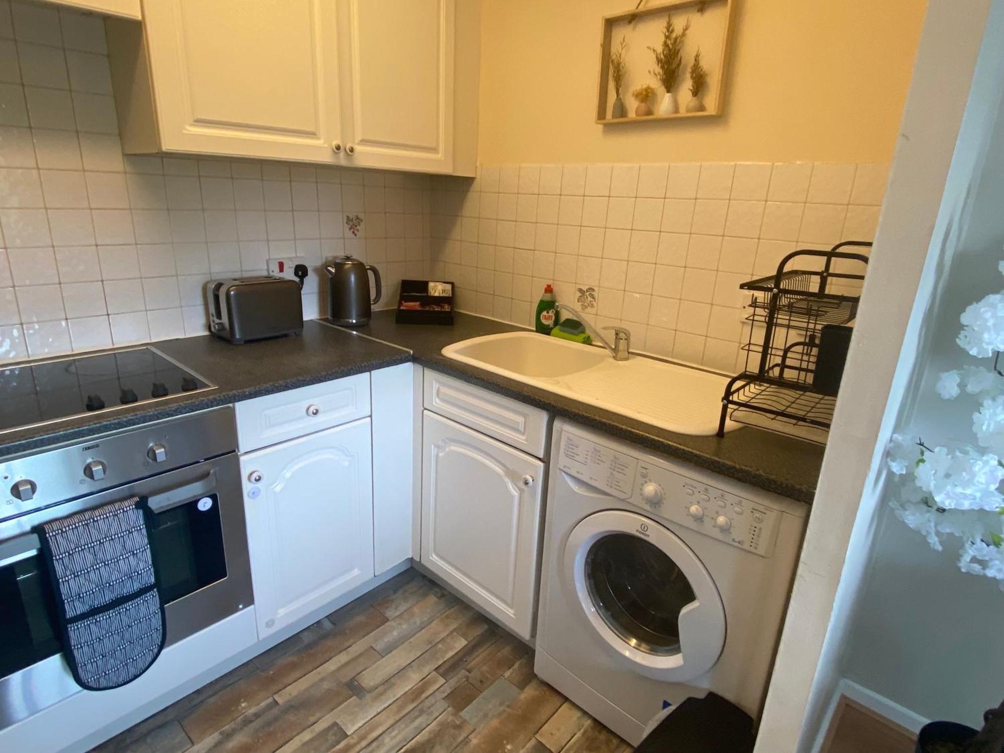 Lovely 2 Dbl Bed Apartment Near Heaton Park And North Manchester Hospital With Parking Экстерьер фото