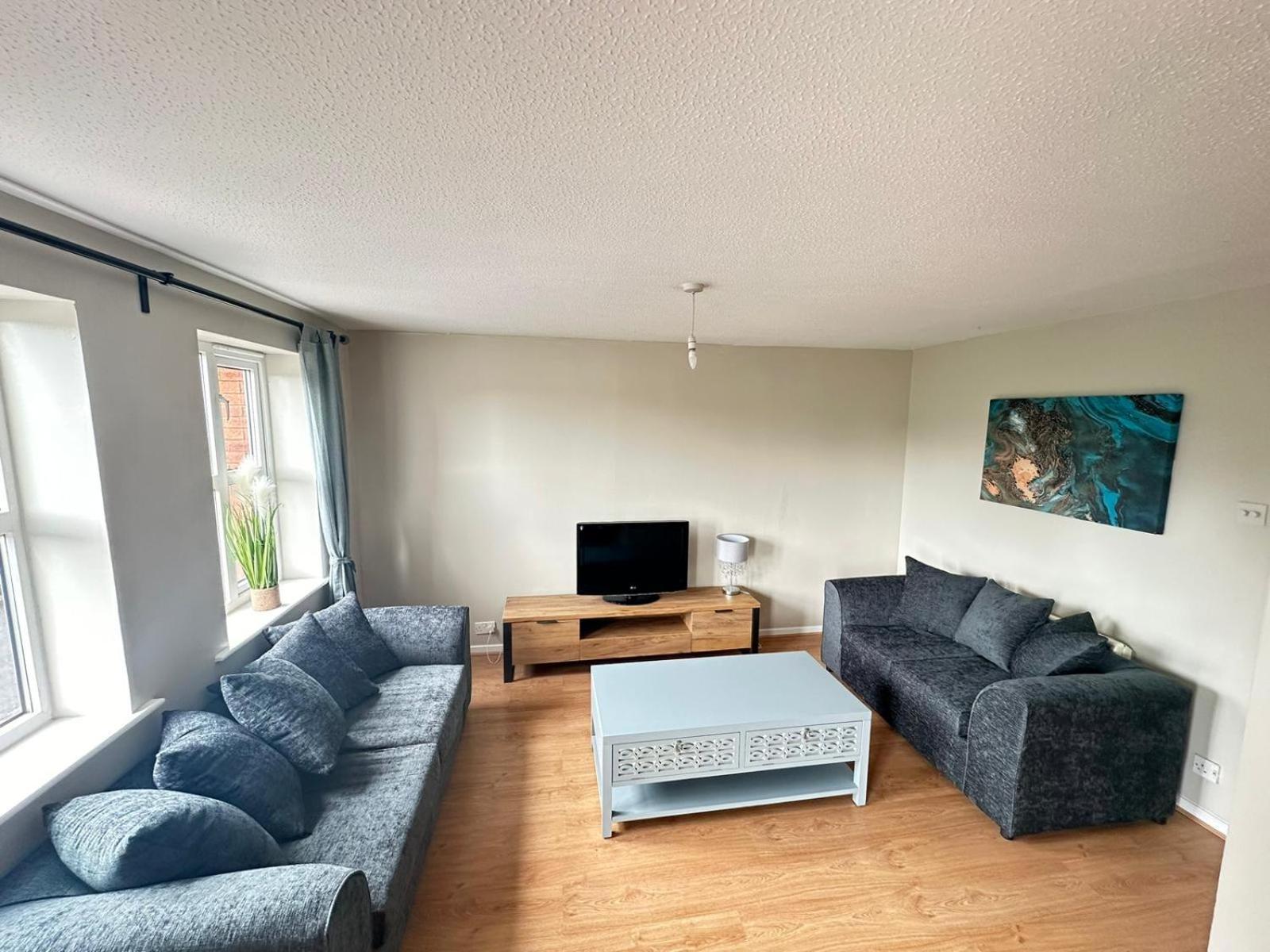 Lovely 2 Dbl Bed Apartment Near Heaton Park And North Manchester Hospital With Parking Экстерьер фото