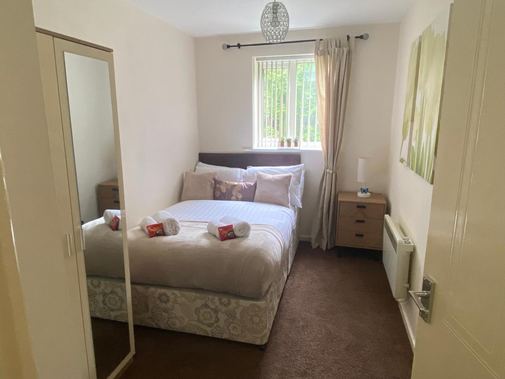 Lovely 2 Dbl Bed Apartment Near Heaton Park And North Manchester Hospital With Parking Экстерьер фото